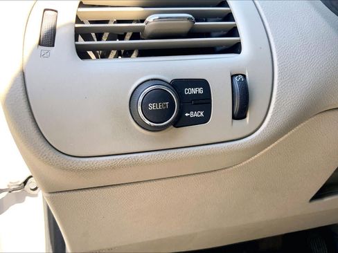 Used 2015 Chevrolet Volt w/ Enhanced Safety Package 1 FWD image 32