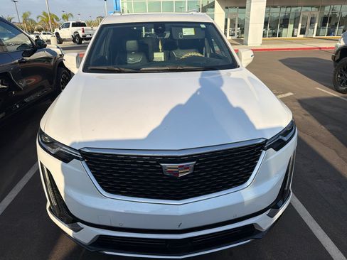 Used 2024 Cadillac XT6 Premium Luxury w/ Technology Package FWD image 2