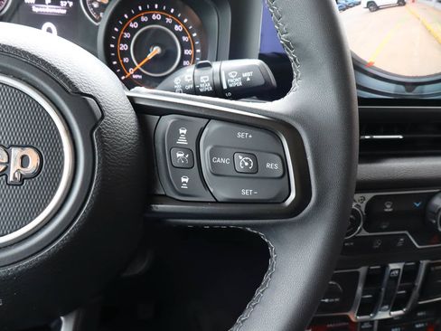 Used 2025 Jeep Wrangler Unlimited Sport AWD/4WD image 31