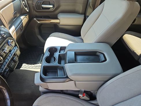Used 2020 GMC Sierra 1500 SLE w/ Driver Alert Package II AWD/4WD image 25