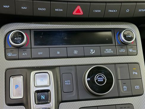 Used 2025 Hyundai Palisade SEL image 24