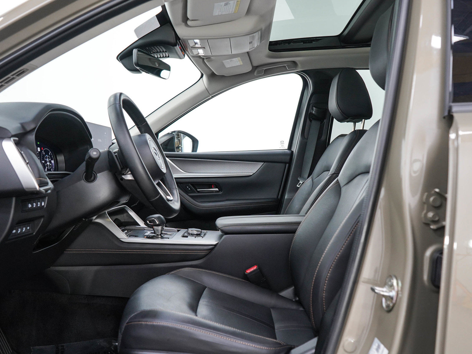 Certified 2025 MAZDA CX-70 Plug-In Hybrid w/ Premium Pkg AWD/4WD image 23