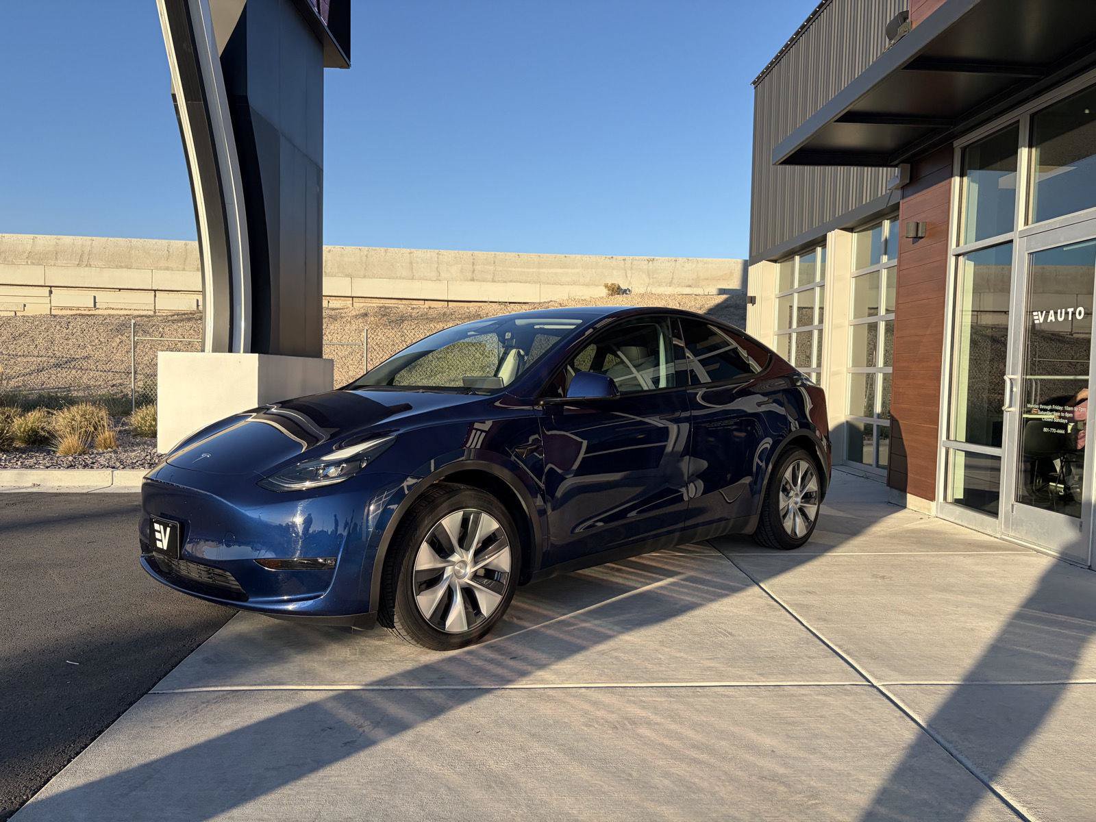 Used 2022 Tesla Model Y Long Range AWD/4WD image 4