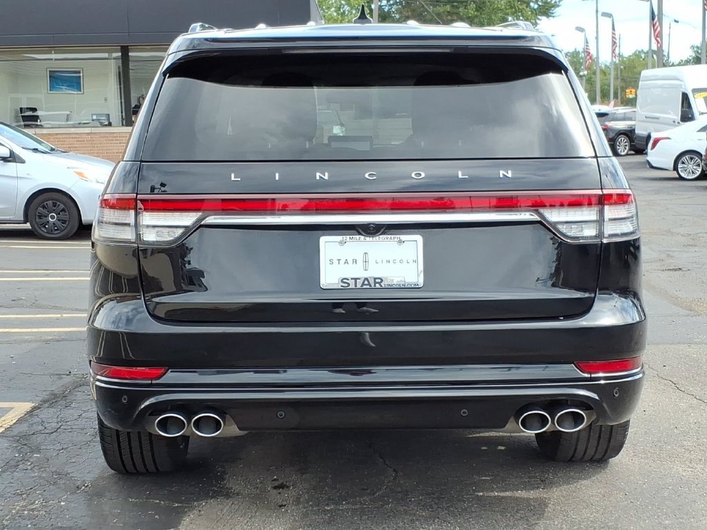 Used 2024 Lincoln Aviator Reserve w/ Equipment Group 201A AWD/4WD image 6