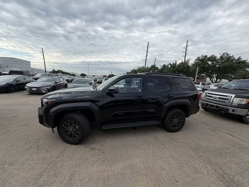 Used 2025 Toyota 4Runner SR5 AWD/4WD image 2