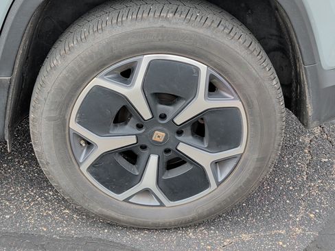 Used 2022 Rivian R1T Adventure AWD/4WD image 5