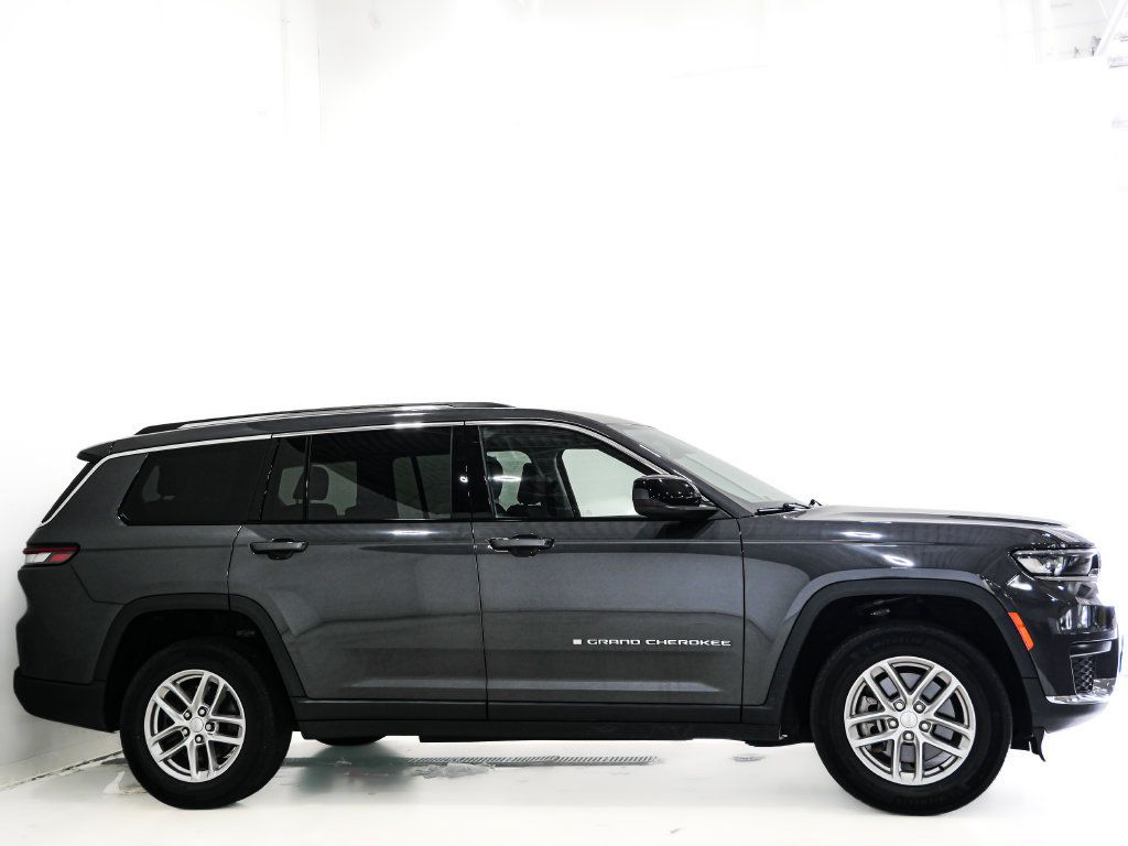 Used 2022 Jeep Grand Cherokee L Laredo w/ Luxury Tech Group I AWD/4WD image 5