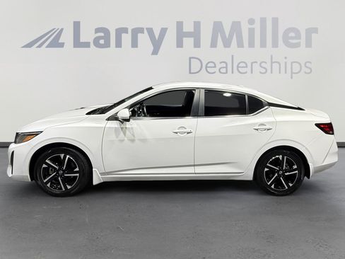 Used 2025 Nissan Sentra SV w/ All-Weather Package image 2