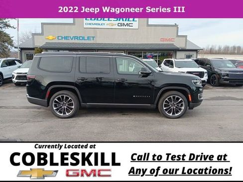 Used 2022 Jeep Wagoneer Series III w/ Premium Group I image 2