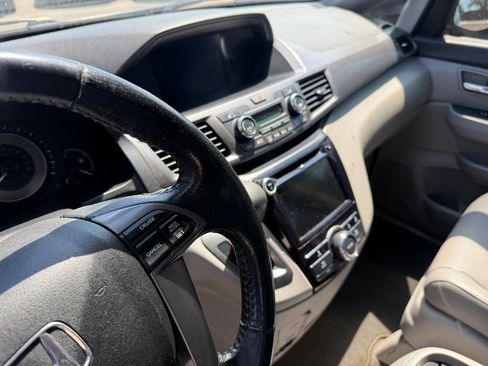 Used 2014 Honda Odyssey EX-L image 17