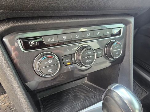 Used 2020 Volkswagen Tiguan SEL image 21