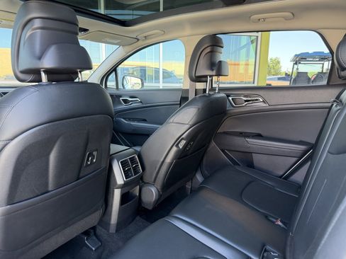 Used 2025 Kia Sportage EX w/ Premium Package FWD image 33