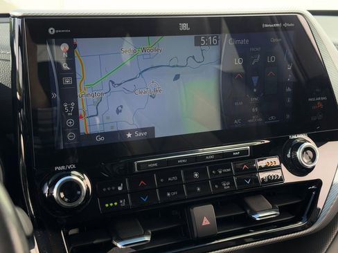 Used 2022 Toyota Highlander Platinum AWD/4WD image 19