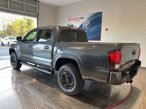 Used 2022 Toyota Tacoma SR image 5