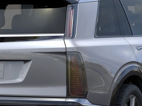 New 2027 Cadillac Vistiq Luxury w/ LPO, Trailering Package AWD/4WD image 11