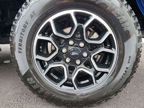 Used 2022 Ford F150 XLT w/ Equipment Group 301A Mid AWD/4WD image 9