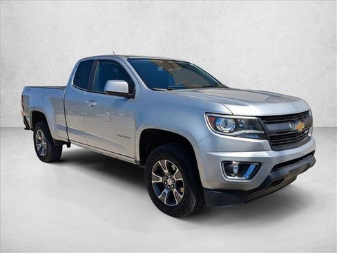 Used 2017 Chevrolet Colorado Z71 AWD/4WD image 3