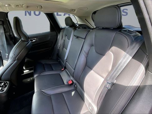 Used 2022 Volvo XC60 B6 Inscription w/ Advanced Package AWD/4WD image 21