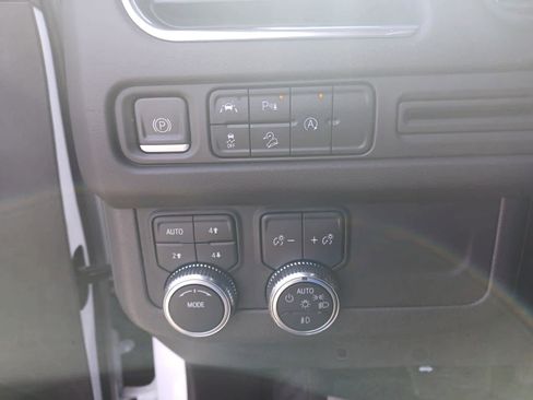 Used 2023 GMC Yukon AT4 image 15