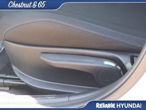 Certified 2025 Hyundai Elantra SEL FWD image 24