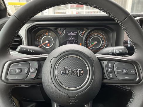 New 2026 Jeep Gladiator Sport image 37