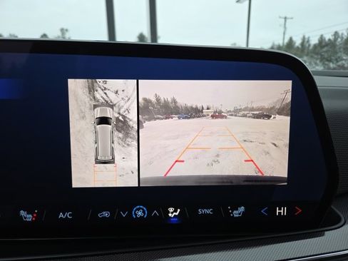 Used 2025 Chevrolet Suburban RST image 19