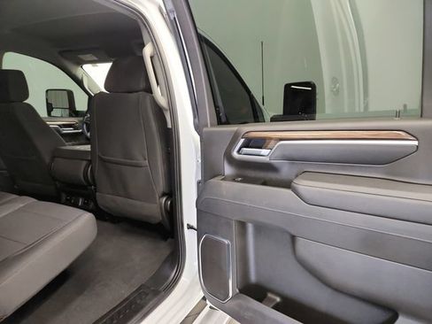 Used 2025 Chevrolet Silverado 2500 LT AWD/4WD image 31