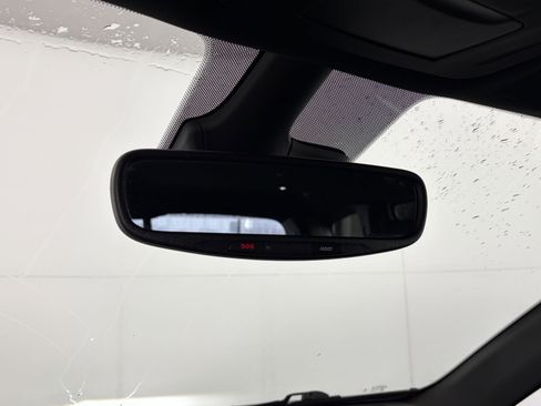 Used 2025 Chrysler Pacifica Select image 29