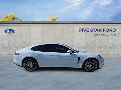 Used 2018 Porsche Panamera 4S image 9