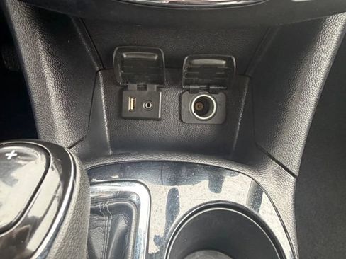 Used 2018 Chevrolet Cruze Premier image 20