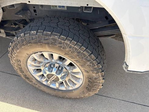 Used 2021 Ford F350 XLT w/ XLT Premium Package AWD/4WD image 10