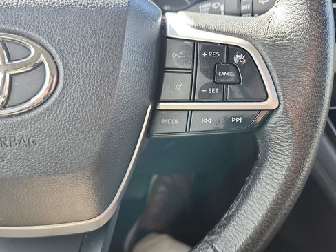 Used 2024 Toyota Sienna XLE image 16