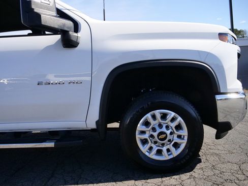 Used 2025 Chevrolet Silverado 2500 LT w/ Convenience Package AWD/4WD image 40