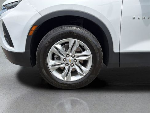 Used 2022 Chevrolet Blazer LT AWD/4WD image 38