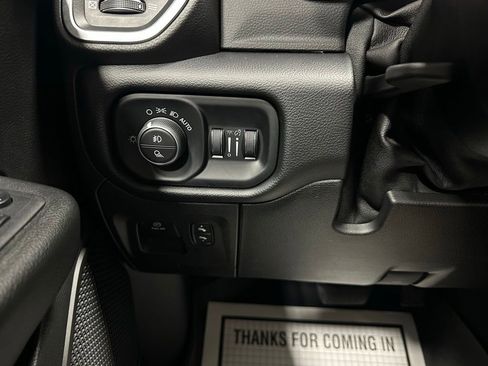 Used 2019 RAM 1500 Big Horn AWD/4WD image 17