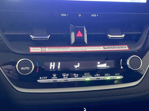 Used 2025 Toyota Corolla XLE image 19