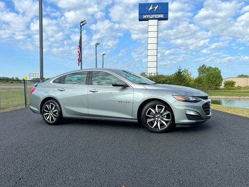 Used 2024 Chevrolet Malibu RS w/ LPO, Floor Liner Package image 2
