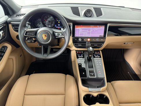 Used 2026 Porsche Macan AWD/4WD image 27