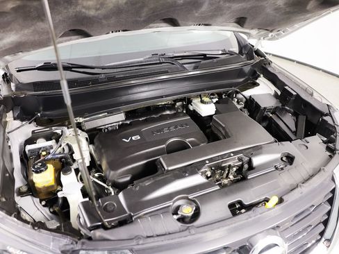 Used 2019 Nissan Pathfinder SV image 12