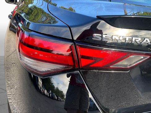 Used 2024 Nissan Sentra SR w/ SR Premium Package FWD image 29