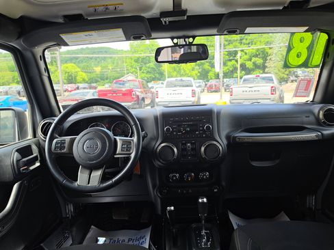 Used 2018 Jeep Wrangler Unlimited Sport AWD/4WD image 15