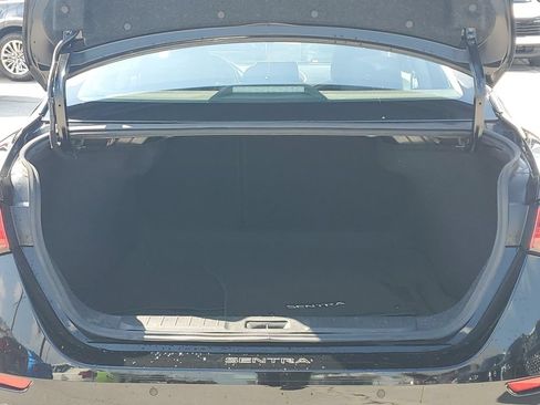 Used 2021 Nissan Sentra SR FWD image 12