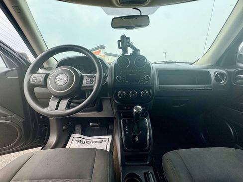 Used 2016 Jeep Patriot Sport w/ Power Value Group FWD image 19
