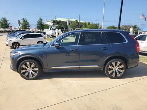 Used 2024 Volvo XC90 T8 Ultimate w/ Protection Package Premier AWD/4WD image 2