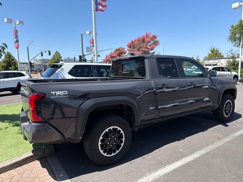 Used 2024 Toyota Tacoma TRD Off-Road w/ TRD Off Road Premium Package AWD/4WD image 11