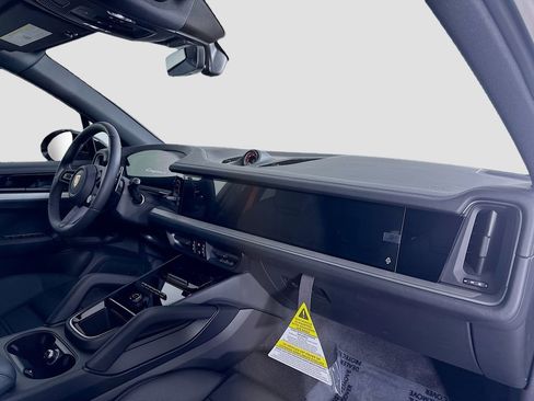 New 2026 Porsche Cayenne S image 32