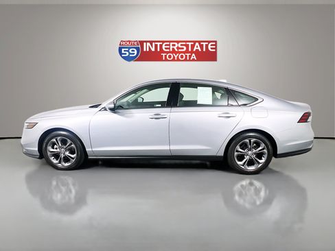 Used 2023 Honda Accord EX image 4