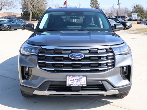 New 2026 Ford Explorer Active w/ Active Comfort Package image 2