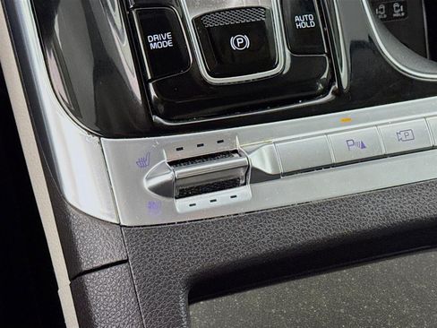 Certified 2024 Kia Carnival SX image 21