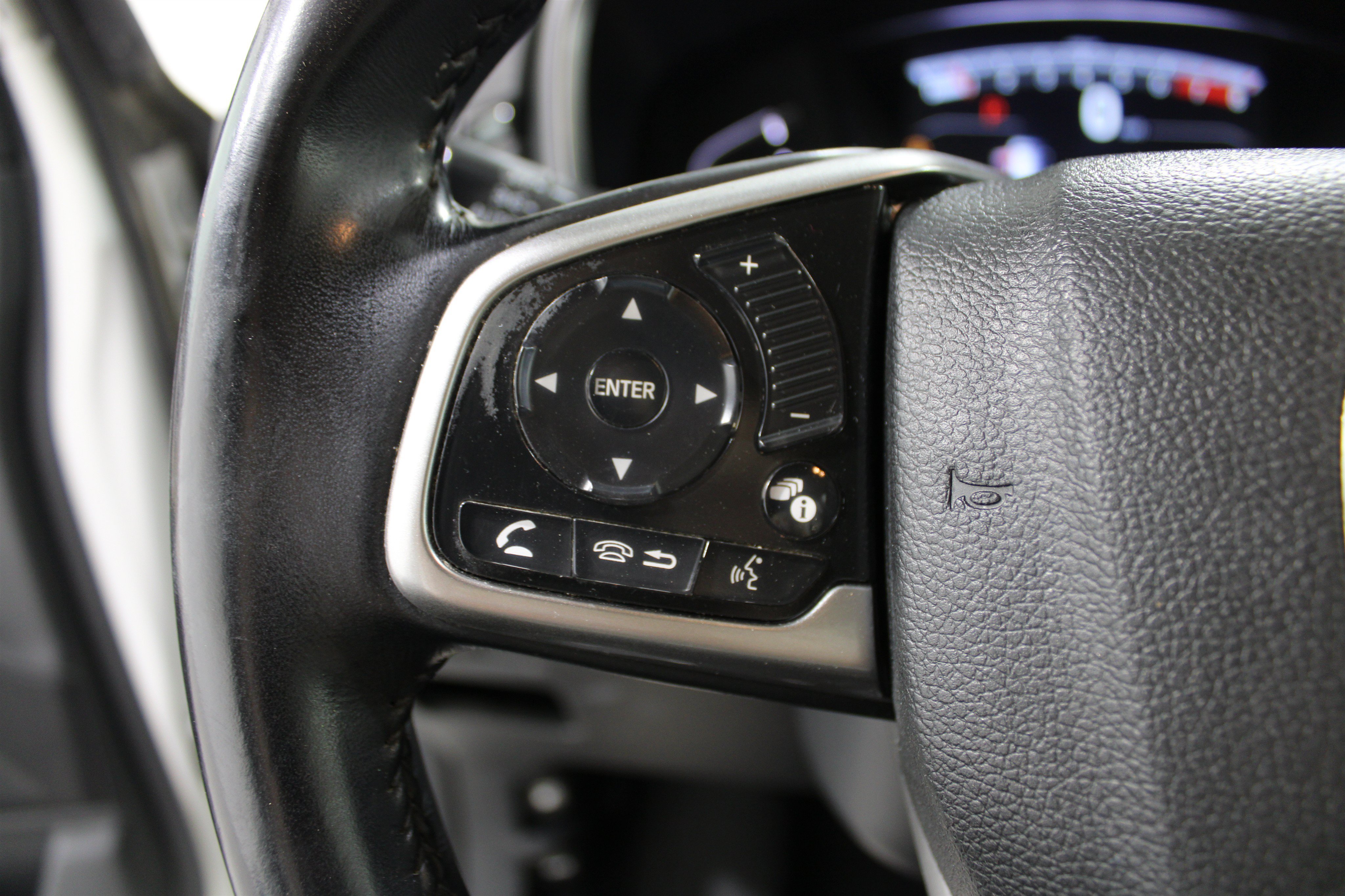 Used 2017 Honda CR-V EX-L image 10